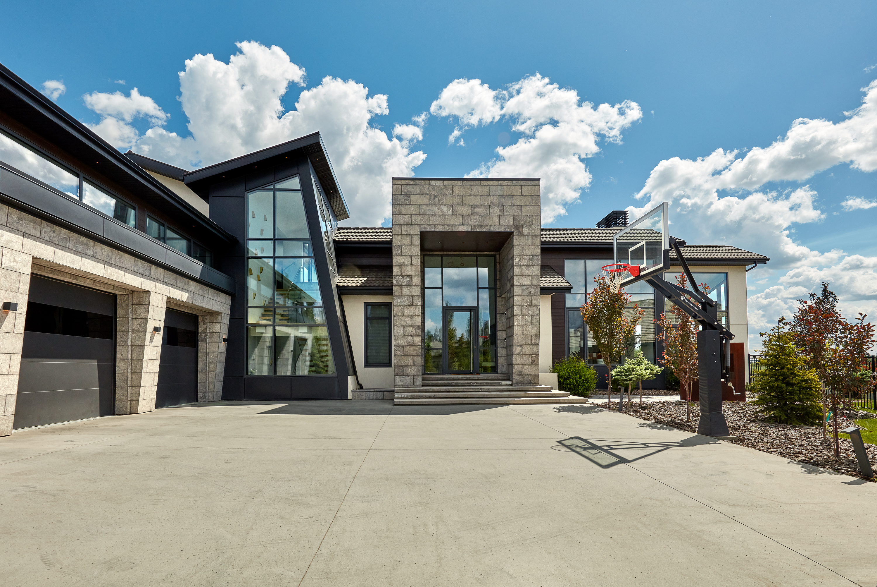 Exterior of 46 Kingsford Crescent home for sale in St. Albert by Holland & Associates Real Estate.